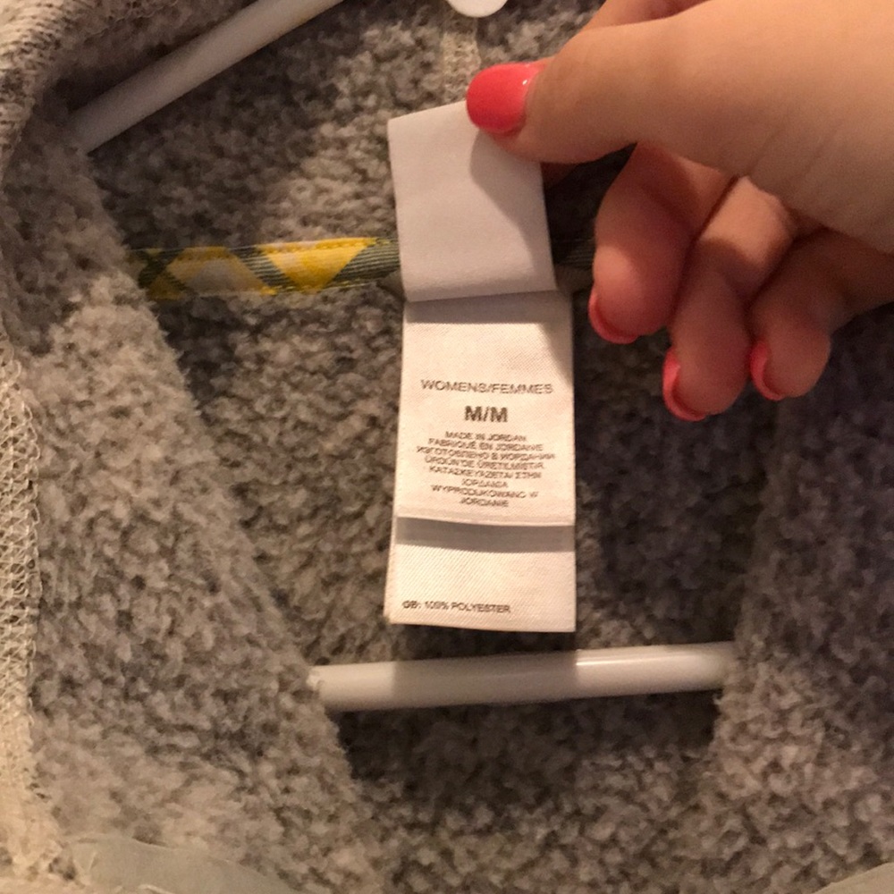 Women’s North Face zip-up jacket. Size: medium - Picture 4 of 6